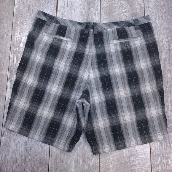 Tommy Bahama Shorts Mens Size 42 Black Plaid Linen Silk Lightweight Beach Travel - Picture 2 of 6